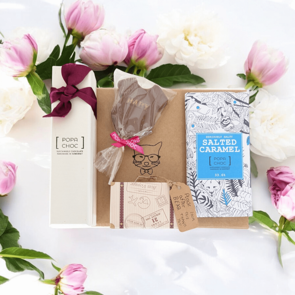 Baby shower hamper